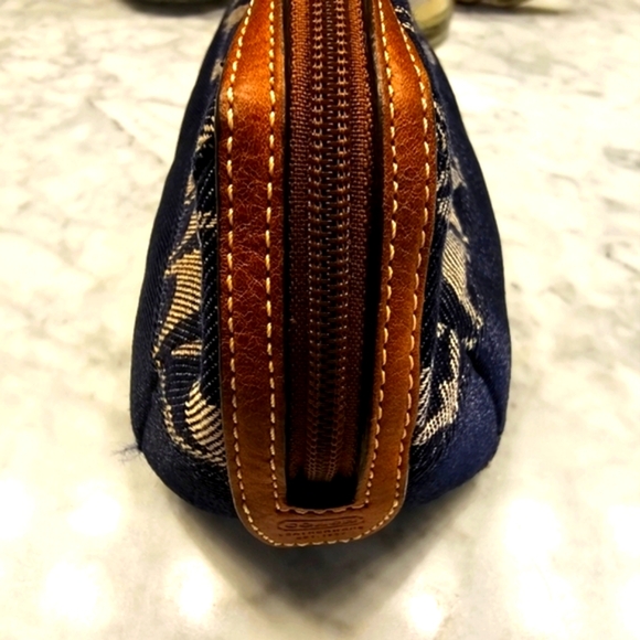 VINTAGE WOMEN'S COACH DENIM MAKEUP BAG IN LEATHER COLOR BLUE WITH BROWN TRIM - Picture 8 of 16